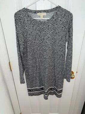 Michael Kors Black & White Logo Knit Top